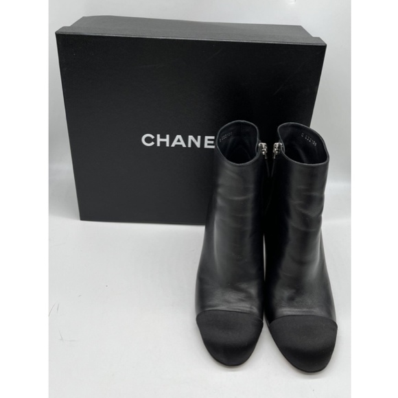 CHANEL 16K Black Leather Ankle Bootie w/ Satin Cap Toe and Ruler Heel sz 39 - Picture 1 of 7